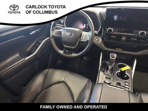 Used 2025 Toyota Highlander XSE AWD/4WD image 19