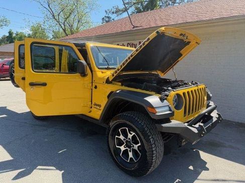Used 2020 Jeep Wrangler Unlimited Rubicon w/ LED Lighting Group AWD/4WD image 8