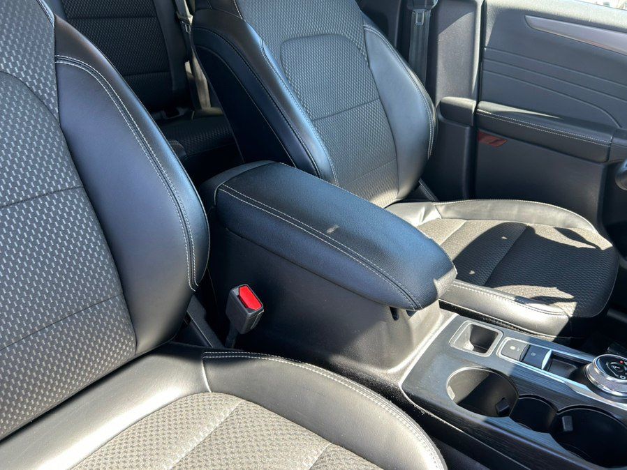 Used 2023 Ford Escape SE FWD image 33