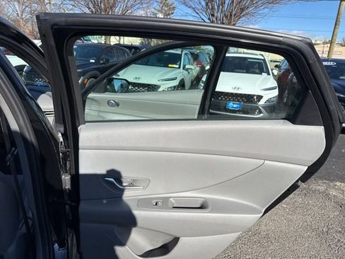 Certified 2025 Hyundai Elantra SEL w/ Cargo Package image 35