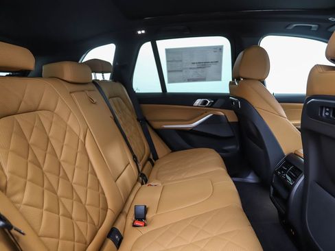 Used 2026 BMW X5 xDrive50e w/ M Sport Package image 26