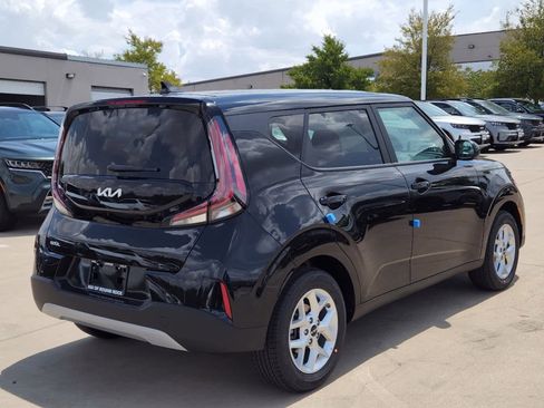 Used 2025 Kia Soul S image 3