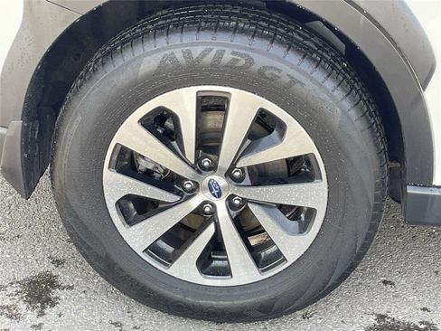 Used 2023 Subaru Outback Premium image 11