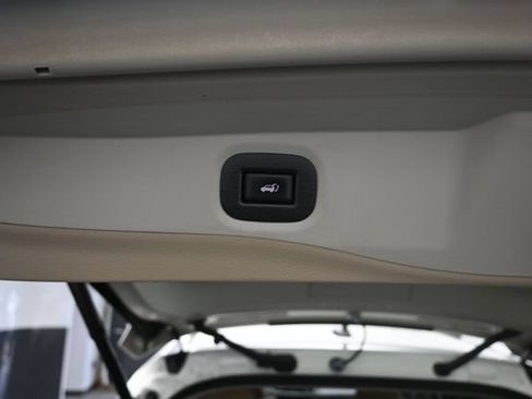 Used 2015 Nissan Rogue SV w/ SV Premium Package FWD image 45