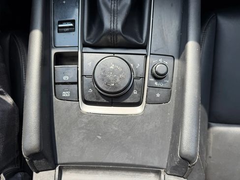Used 2020 MAZDA MAZDA3 Hatchback FWD image 19
