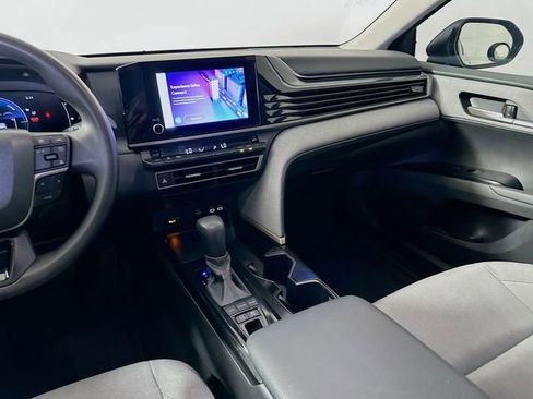 Used 2025 Toyota Camry LE image 24