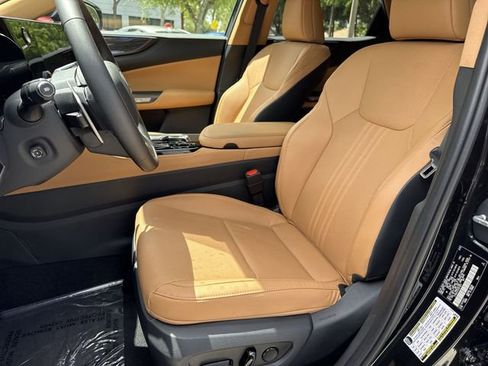 Used 2025 Lexus NX 250 FWD w/ Premium Package image 11