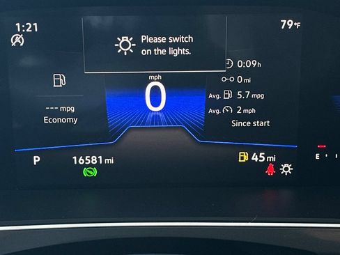 Used 2023 Volkswagen Tiguan SE w/ Panoramic Sunroof Package FWD image 26