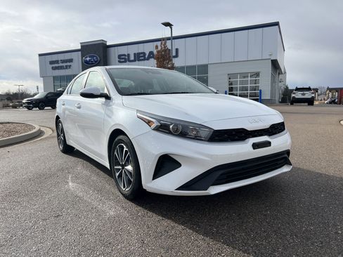 Used 2023 Kia Forte LXS w/ LXS Technology Package image 7