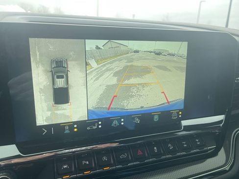 Used 2022 Chevrolet Silverado 1500 ZR2 w/ Technology Package image 19