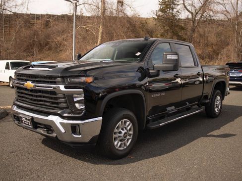 Used 2025 Chevrolet Silverado 2500 LT w/ Convenience Package AWD/4WD image 17