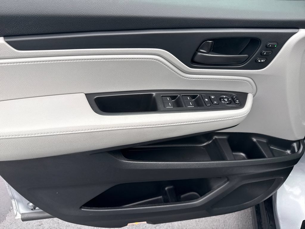 Certified 2024 Honda Odyssey EX-L image 9
