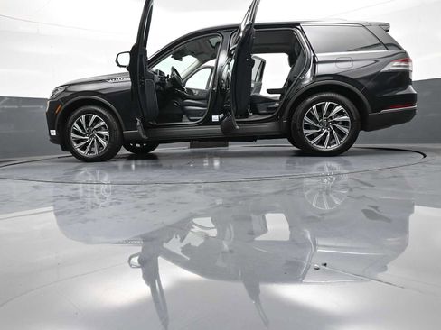 Used 2026 Lincoln Aviator AWD image 53