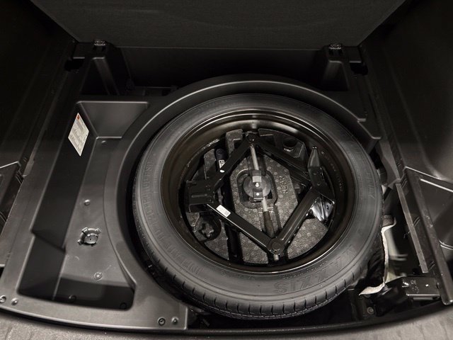Used 2025 Chevrolet Blazer LT FWD image 32