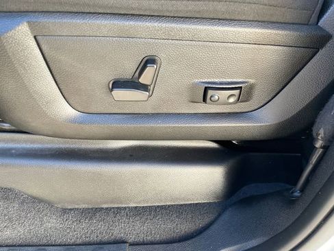 Used 2024 RAM 2500 Big Horn w/ Bed Utility Group image 41