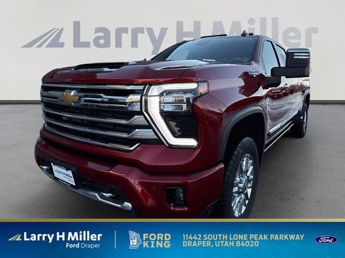 Used 2024 Chevrolet Silverado 3500 High Country w/ High Country Premium Package image 2