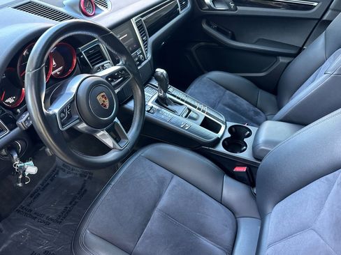 Used 2018 Porsche Macan AWD/4WD image 4