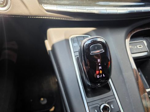 Used 2022 Cadillac Escalade Sport Platinum AWD/4WD image 18