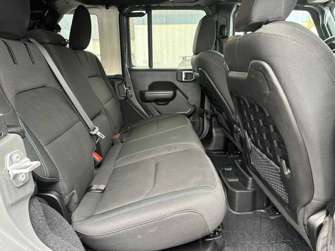Used 2022 Jeep Wrangler Unlimited Rubicon 4xe AWD/4WD image 12