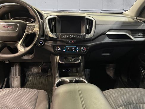 Used 2024 GMC Terrain SLE w/ Elevation Edition image 11