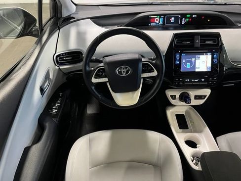 Used 2016 Toyota Prius Three Touring FWD image 18