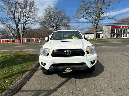 Used 2014 Toyota Tacoma 4x4 Access Cab V6 w/ TRD Sport Package image 2