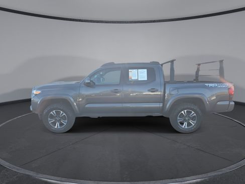 Used 2018 Toyota Tacoma TRD Sport w/ Technology Package AWD/4WD image 10