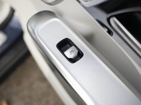 Used 2023 Mercedes-Benz EQE 500 4MATIC SUV image 39