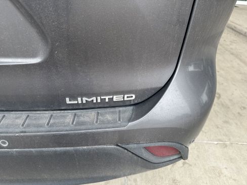 Used 2024 Toyota Highlander Limited image 15