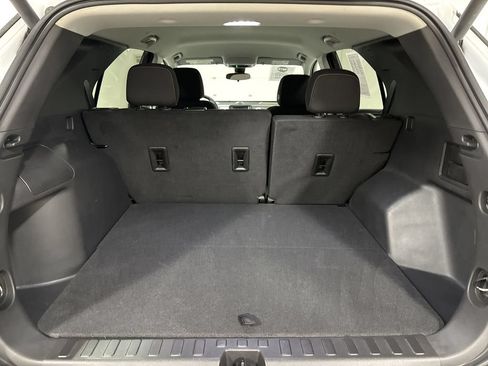 Used 2023 Chevrolet Equinox LT FWD image 23