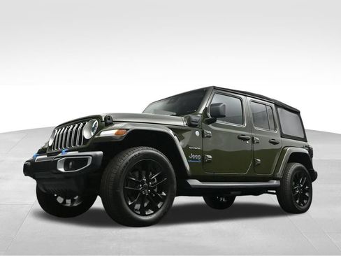 Used 2024 Jeep Wrangler Unlimited Sahara w/ Technology Group AWD/4WD image 34