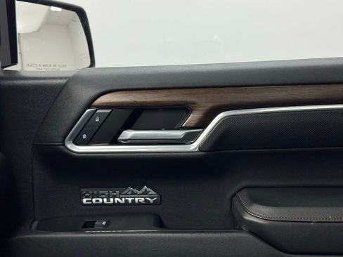 Used 2024 Chevrolet Silverado 1500 High Country AWD/4WD image 45