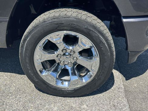 Used 2019 RAM 1500 Big Horn AWD/4WD image 9