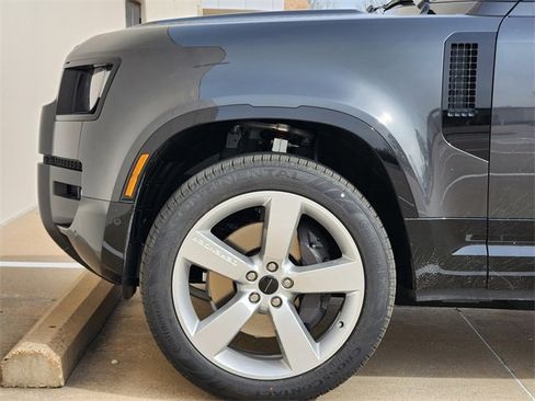 New 2026 Land Rover Defender 110 X-Dynamic SE image 6