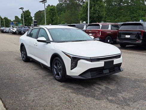 New 2026 Kia K4 FWD image 3
