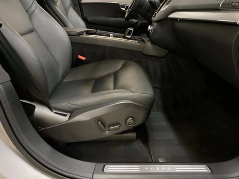 Used 2025 Volvo XC90 B5 Core AWD/4WD image 48