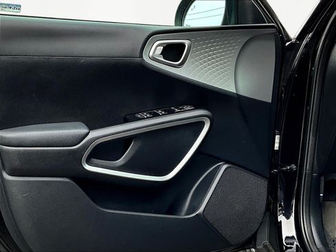 Used 2022 Kia Soul LX w/ Technology Package FWD image 19