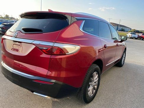 Used 2024 Buick Enclave Premium image 2