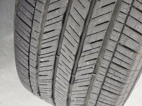 Certified 2025 Toyota Corolla Cross AWD Hybrid image 30