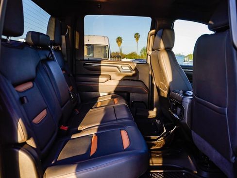 Used 2025 GMC Sierra 2500 AT4 image 19