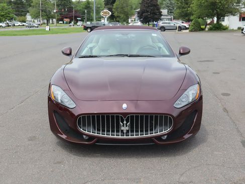 Used 2014 Maserati GranTurismo Sport RWD image 3