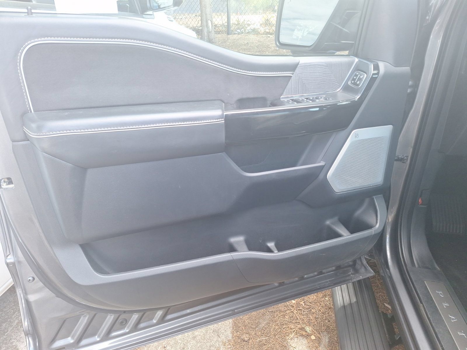 Used 2023 Ford F150 Lightning Platinum AWD/4WD image 13