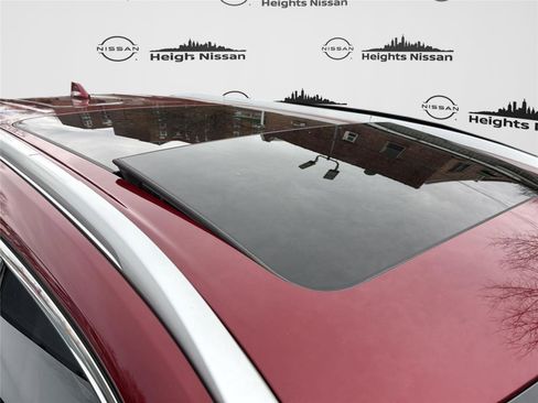 Used 2021 Nissan Rogue SV w/ Premium Package image 12