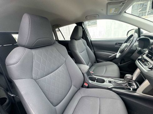 Used 2023 Toyota Corolla Cross LE image 17