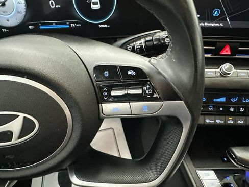 Used 2025 Hyundai Elantra SEL FWD image 25