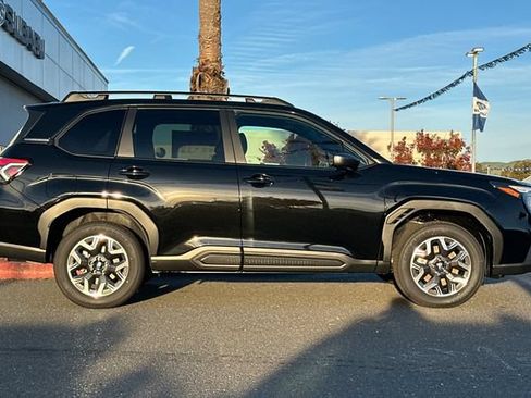 Used 2026 Subaru Forester Premium AWD/4WD image 3