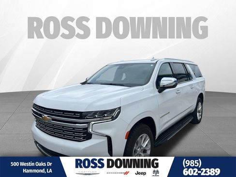 Used 2023 Chevrolet Suburban Premier image 1