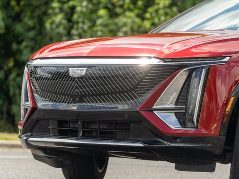Used 2024 Cadillac Lyriq Luxury RWD image 44