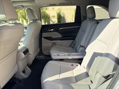 Used 2017 Toyota Highlander Limited image 31