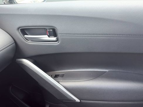 Used 2023 Toyota Corolla Cross XLE FWD image 14